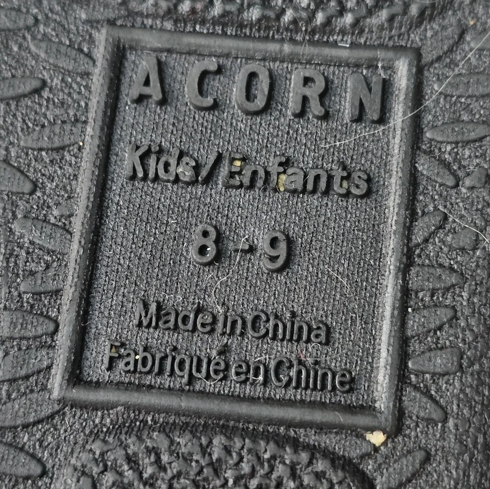 Acorn Slippers Size 8/9